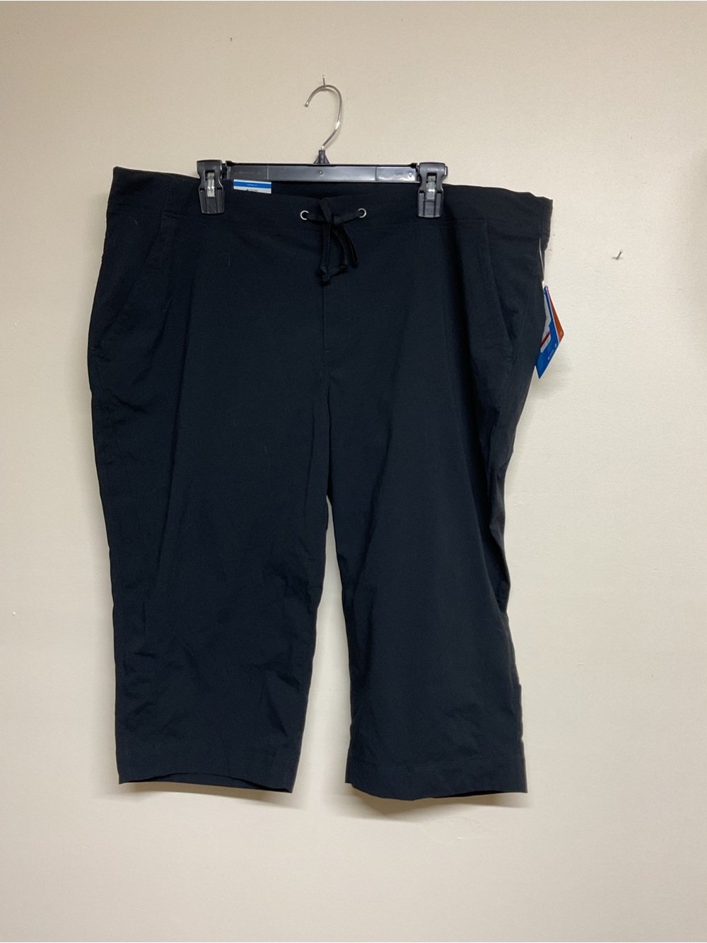 Columbia Black Women's Capri Pants with Side Pockets